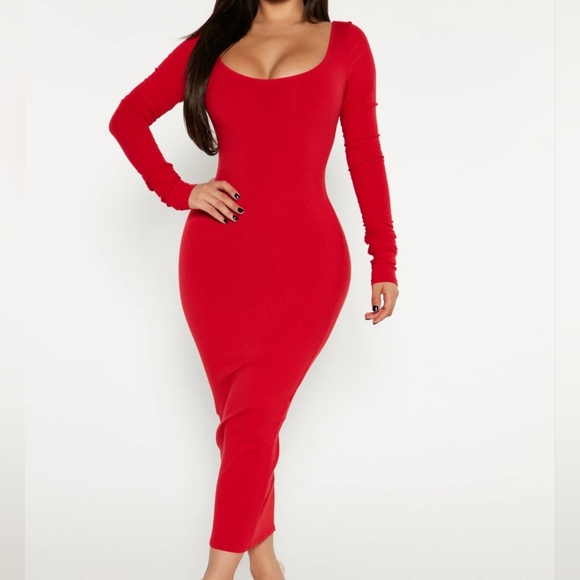 Express Dresses & Skirts - *SOLD  Express |💃Stretchy Ruched Bodycon Long Red Dress Women's S/M